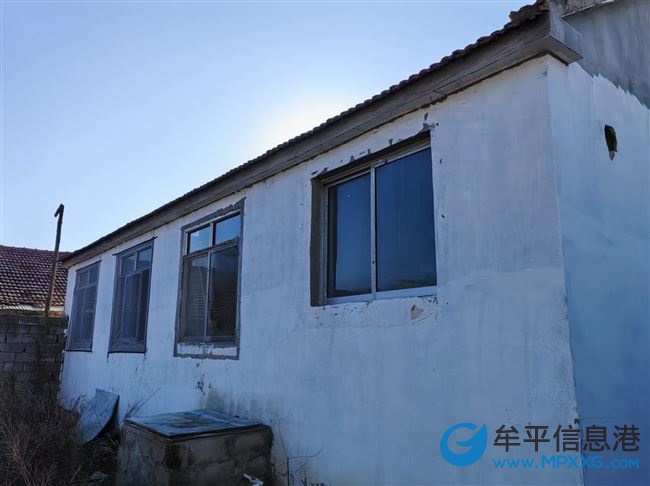 牟平斗山機械北，新辛安河橋東有民房四間帶院出租。